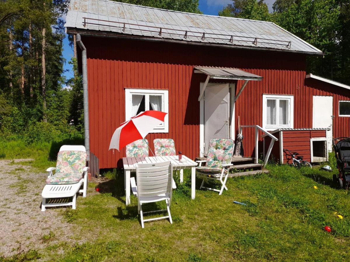 Summer Bedroom, Outside Toilet, Shower, Kitchen. 120 M From Sandbach. Bräcke Екстериор снимка